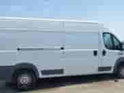 2017 Ram ProMaster Cargo z VIN 3C6TRVDG7HE529012, wystawiony jako IAAI lot #42444531 z przebiegiem 156 360 mil mil oraz . Historia ofert i sprzedaży dostępna na DreamBid. Obrazek 13.