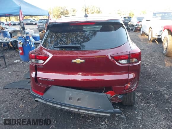 2022 Chevrolet TrailBlazer LS z VIN KL79MMS28NB132076, wystawiony jako IAAI lot #43390701 z przebiegiem 42 139 mil mil oraz . Historia ofert i sprzedaży dostępna na DreamBid. Obrazek 16.