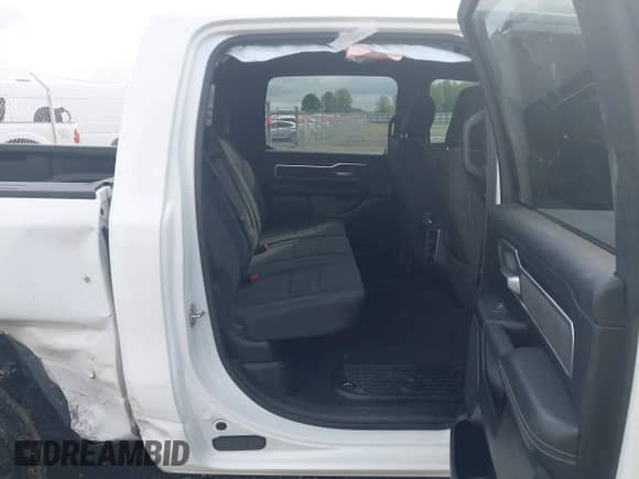 2019 Ram 1500 Big Horn z VIN 1C6RREFT4KN819859, wystawiony jako IAAI lot #43292595 z przebiegiem 88 477 mil mil oraz . Historia ofert i sprzedaży dostępna na DreamBid. Obrazek 8.