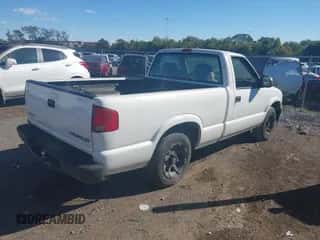 2003 Chevrolet S-10 LS с VIN 1GCCS14H938290080, выставлен на аукционе IAAI как лот 43486790 с пробегом Не указан миль и . История ставок и продаж доступна на DreamBid. Изображение 4.