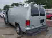 2009 Ford Econoline Cargo Commercial z VIN 1FTNE14W29DA56023, wystawiony jako IAAI lot #42362663 z przebiegiem 211 326 mil mil oraz . Historia ofert i sprzedaży dostępna na DreamBid. Obrazek 3.