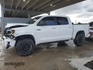 2015 Toyota Tundra Platinum с VIN 5TFAW5F10FX454670, выставлен на аукционе Copart как лот 81269435 с пробегом 153 692 миль миль и Списание • Salvage title. История ставок и продаж доступна на DreamBid. Изображение 1.