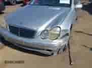 2003 Mercedes-Benz C 230 Kompressor z VIN WDBRF40J63F410243, wystawiony jako IAAI lot #43445817 z przebiegiem Nie podano mil oraz . Historia ofert i sprzedaży dostępna na DreamBid. Obrazek 6.