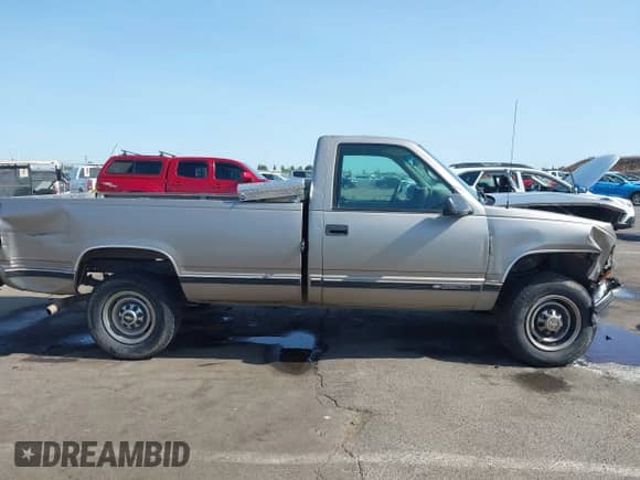 2000 Chevrolet Silverado 2500 с VIN 1GCGC24RXYR197177, выставлен на аукционе IAAI как лот 42565705 с пробегом 161 220 миль миль и . История ставок и продаж доступна на DreamBid. Изображение 13.
