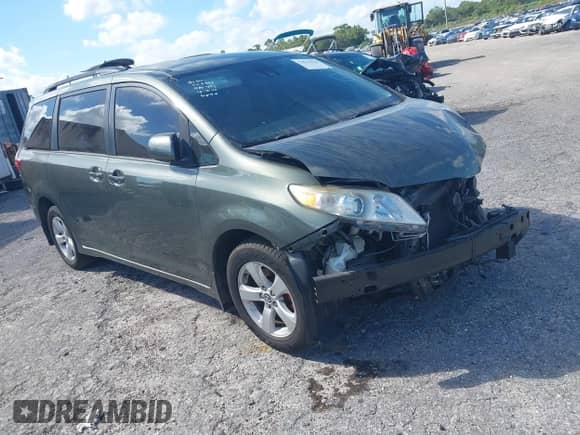 2018 Toyota Sienna LE Auto Access Seat with VIN 5TDKZ3DC3JS904010, listed as a IAAI auction lot 42037039 with 101,130 mi miles and . Bid and sale history available at DreamBid. Image 1.