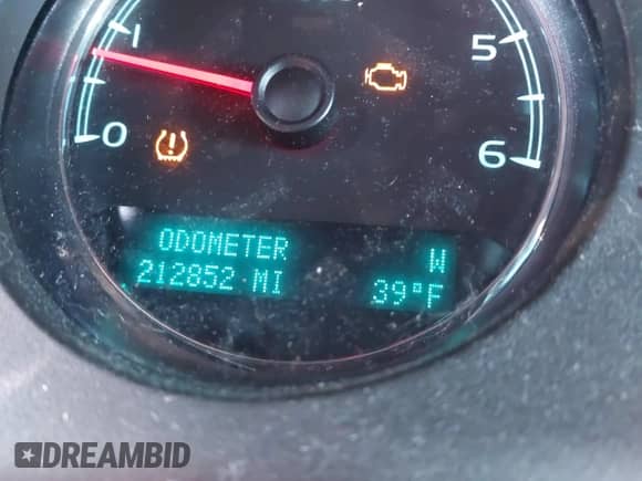 2014 Chevrolet Suburban LS с VIN 1GNSCHE08ER217393, выставлен на аукционе IAAI как лот 41563635 с пробегом 212 852 миль миль и . История ставок и продаж доступна на DreamBid. Изображение 15.