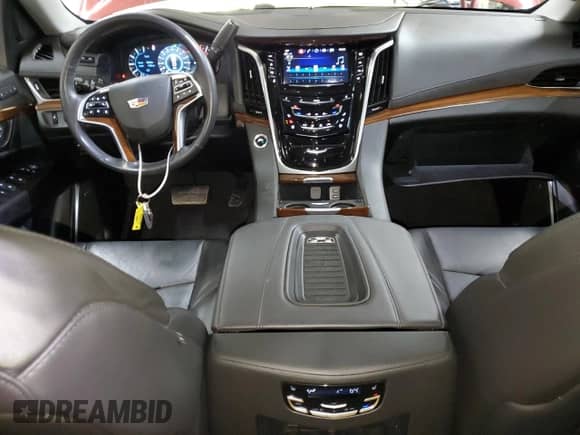 2020 Cadillac Escalade Premium Luxury with VIN 1GYS4CKJ8LR251802, listed as a Copart auction lot 81987694 with 26,210 mi miles and Salvage title. Bid and sale history available at DreamBid. Image 8.