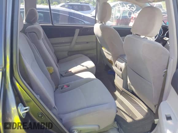 2008 Toyota Highlander z VIN JTEES41A882096292, wystawiony jako IAAI lot #42549928 z przebiegiem Nie podano mil oraz . Historia ofert i sprzedaży dostępna na DreamBid. Obrazek 8.