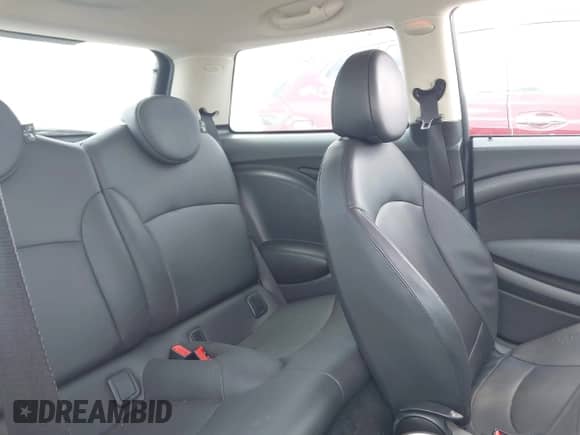 2012 MINI Hardtop with VIN WMWSU3C51CT543315, listed as a IAAI auction lot 42802820 with 156,549 mi miles and . Bid and sale history available at DreamBid. Image 8.