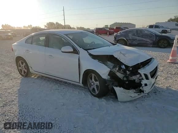 2012 Volvo S60 T5 с VIN YV1622FSXC2091645, выставлен на аукционе Copart как лот 81928655 с пробегом 140 299 миль миль и Списание • Salvage title. История ставок и продаж доступна на DreamBid. Изображение 13.