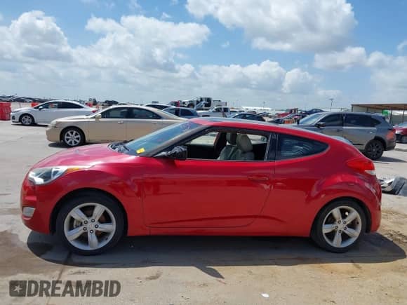2014 Hyundai Veloster с VIN KMHTC6AD7EU189136, выставлен на аукционе IAAI как лот 42567617 с пробегом 137 688 миль миль и . История ставок и продаж доступна на DreamBid. Изображение 14.