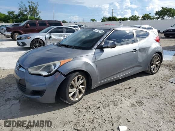2016 Hyundai Veloster with VIN KMHTC6AD2GU277675, listed as a Copart auction lot 82132115 with 136,768 mi miles and Clean title. Bid and sale history available at DreamBid. Image 1.