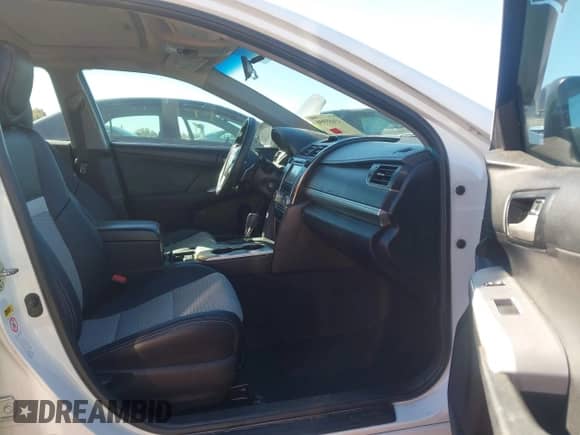 2013 Toyota Camry SE z VIN 4T1BF1FK8DU722025, wystawiony jako IAAI lot #43455950 z przebiegiem 195 580 mil mil oraz . Historia ofert i sprzedaży dostępna na DreamBid. Obrazek 5.