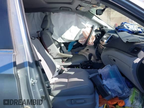 2017 Honda Pilot EX-L with VIN 5FNYF6H77HB075586, listed as a IAAI auction lot 41711535 with 49,353 mi miles and . Bid and sale history available at DreamBid. Image 5.