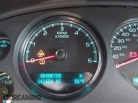 2011 Chevrolet Tahoe LT z VIN 1GNSKBE02BR387308, wystawiony jako IAAI lot #43357788 z przebiegiem 161 604 mil mil oraz . Historia ofert i sprzedaży dostępna na DreamBid. Obrazek 15.
