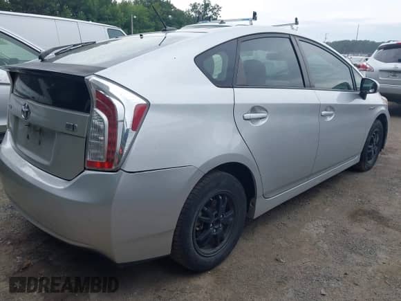 2013 Toyota Prius One с VIN JTDKN3DU1D5645287, выставлен на аукционе IAAI как лот 42927974 с пробегом 290 890 миль миль и . История ставок и продаж доступна на DreamBid. Изображение 4.
