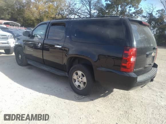 2010 Chevrolet Suburban LT z VIN 1GNUCJE01AR196820, wystawiony jako IAAI lot #40713946 z przebiegiem 234 838 mil mil oraz . Historia ofert i sprzedaży dostępna na DreamBid. Obrazek 3.