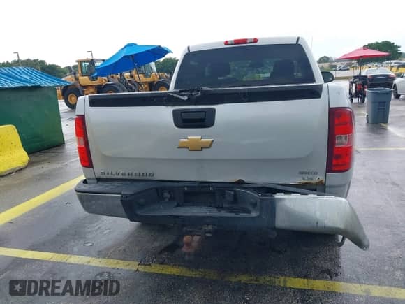 2013 Chevrolet Silverado 1500 LS z VIN 3GCPCREA3DG285970, wystawiony jako IAAI lot #43182821 z przebiegiem 289 384 mil mil oraz . Historia ofert i sprzedaży dostępna na DreamBid. Obrazek 16.