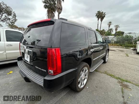 2013 Cadillac Escalade Luxury с VIN 1GYS3BEF2DR105112, выставлен на аукционе Copart как лот 55478785 с пробегом 191 290 миль миль и Чистый • Clean title. История ставок и продаж доступна на DreamBid. Изображение 4.