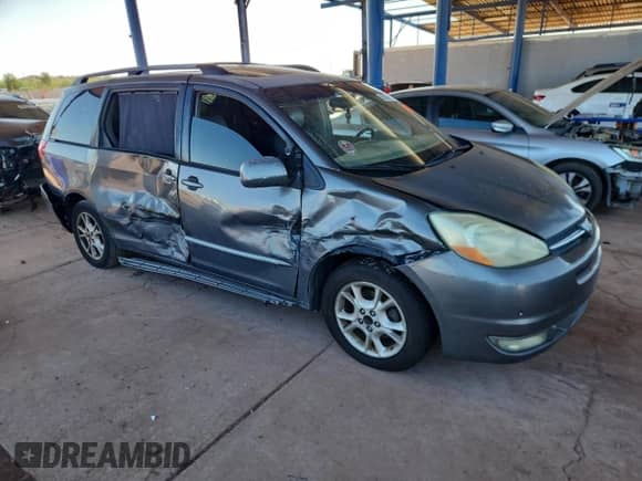 2004 Toyota Sienna XLE z VIN 5TDZA22C94S090436, wystawiony jako Copart lot #82654735 z przebiegiem 250 511 mil mil oraz Czysty tytuł • Clean title. Historia ofert i sprzedaży dostępna na DreamBid. Obrazek 4.