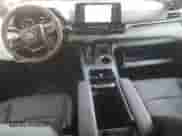 2024 Toyota Sienna Platinum с VIN 5TDERKEC8RS186052, выставлен на аукционе Copart как лот 54362115 с пробегом 14 777 миль миль и Списание • Salvage title. История ставок и продаж доступна на DreamBid. Изображение 8.