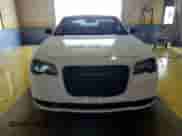 2020 Chrysler 300 Touring с VIN 2C3CCAAG5LH220678, выставлен на аукционе Copart как лот 68208695 с пробегом 139 499 миль миль и Чистый • Clean title. История ставок и продаж доступна на DreamBid. Изображение 5.