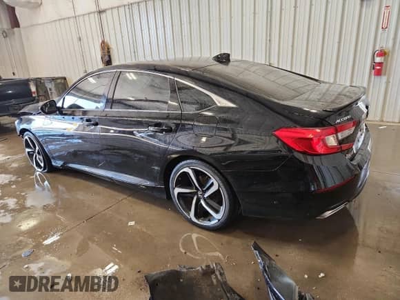 2019 Honda Accord Sport z VIN 1HGCV1F34KA085395, wystawiony jako Copart lot #81052035 z przebiegiem 73 618 mil mil oraz Nie do naprawy • Non repairable. Historia ofert i sprzedaży dostępna na DreamBid. Obrazek 2.