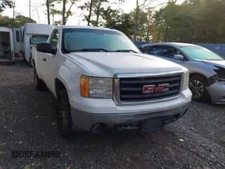 2008 GMC Sierra 1500 Work Truck z VIN 1GTEC14008Z136584, wystawiony jako IAAI lot #43414917 z przebiegiem 145 993 mil mil oraz . Historia ofert i sprzedaży dostępna na DreamBid. Obrazek 1.