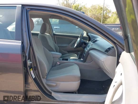 2009 Toyota Camry with VIN 4T1BE46K09U860704, listed as a IAAI auction lot 43490972 with 141,636 mi miles and . Bid and sale history available at DreamBid. Image 5.