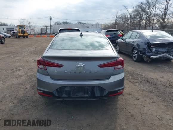 2019 Hyundai Elantra SEL с VIN 5NPD84LF7KH417770, выставлен на аукционе IAAI как лот 41781667 с пробегом 61 951 миль миль и . История ставок и продаж доступна на DreamBid. Изображение 16.