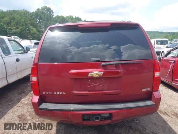 2010 Chevrolet Suburban LT с VIN 1GNUKJE36AR190377, выставлен на аукционе IAAI как лот 42469372 с пробегом 173 274 миль миль и . История ставок и продаж доступна на DreamBid. Изображение 16.