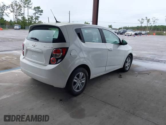 2012 Chevrolet Sonic LT с VIN 1G1JC6SH7C4143583, выставлен на аукционе IAAI как лот 43404204 с пробегом Не указан миль и . История ставок и продаж доступна на DreamBid. Изображение 4.