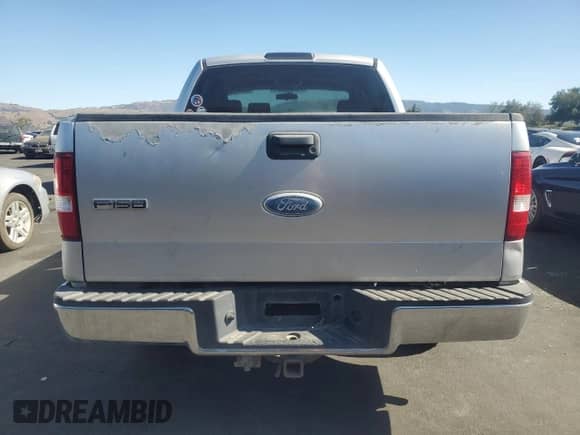 2006 Ford F-150 XLT z VIN 1FTPW12596FB05167, wystawiony jako Copart lot #85311165 z przebiegiem 329 627 mil mil oraz Czysty tytuł • Clean title. Historia ofert i sprzedaży dostępna na DreamBid. Obrazek 6.