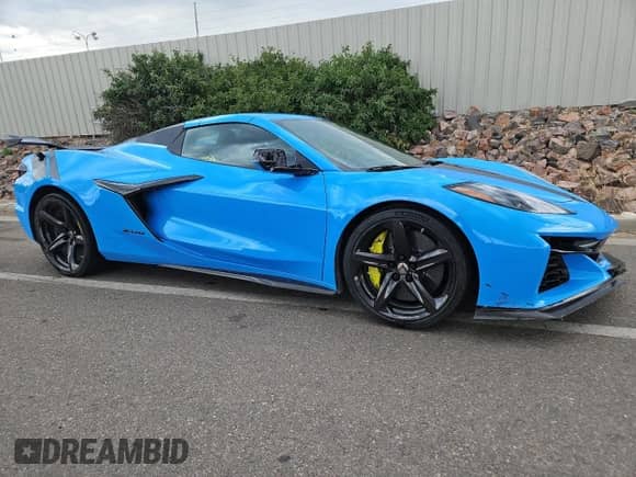 2023 Chevrolet Corvette 3LZ с VIN 1G1YF3D34P5602655, выставлен на аукционе Copart как лот 61980735 с пробегом 4 527 миль миль и Списание • Salvage title. История ставок и продаж доступна на DreamBid. Изображение 4.
