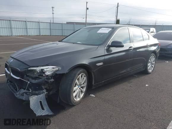 2016 BMW 5 Series 535i с VIN WBA5B1C5XGG133828, выставлен на аукционе IAAI как лот 39934390 с пробегом 83 248 миль миль и . История ставок и продаж доступна на DreamBid. Изображение 2.