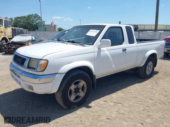 2000 Nissan Frontier XE с VIN 1N6ED26T1YC315114, выставлен на аукционе IAAI как лот 42076538 с пробегом 240 525 миль миль и . История ставок и продаж доступна на DreamBid. Изображение 2.