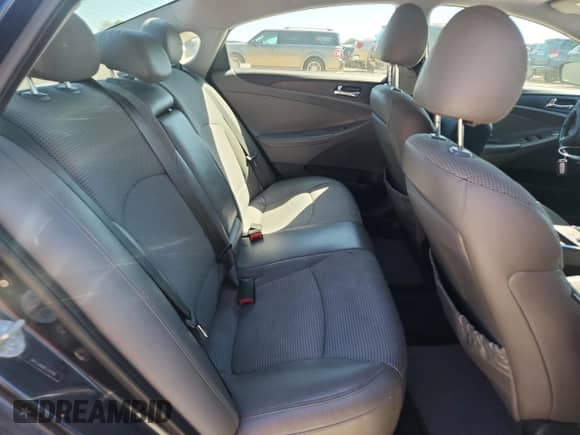 2012 Hyundai Sonata SE с VIN 5NPEC4AB8CH341061, выставлен на аукционе Copart как лот 72029275 с пробегом 208 704 миль миль и Списание • Salvage title. История ставок и продаж доступна на DreamBid. Изображение 10.