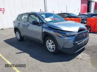 2024 Toyota Corolla Cross L с VIN 7MUAAABG4RV104802, выставлен на аукционе IAAI как лот 42655512 с пробегом 11 840 миль миль и . История ставок и продаж доступна на DreamBid. Изображение 1.