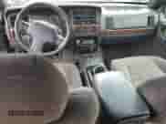 1996 Jeep Grand Cherokee с VIN 1J4EZ58S8TC106529, выставлен на аукционе Copart как лот 50163965 с пробегом 226 951 миль миль и Списание • Salvage title. История ставок и продаж доступна на DreamBid. Изображение 8.