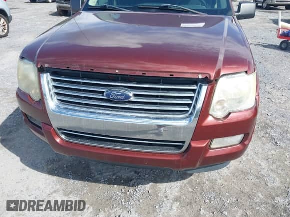 2010 Ford Explorer XLT z VIN 1FMEU7DE8AUA71610, wystawiony jako IAAI lot #42996416 z przebiegiem 166 691 mil mil oraz . Historia ofert i sprzedaży dostępna na DreamBid. Obrazek 6.