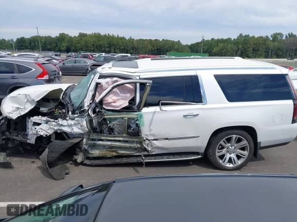 2019 Cadillac Escalade ESV Luxury с VIN 1GYS4HKJ7KR257246, выставлен на аукционе IAAI как лот 43197847 с пробегом Не указан миль и . История ставок и продаж доступна на DreamBid. Изображение 13.