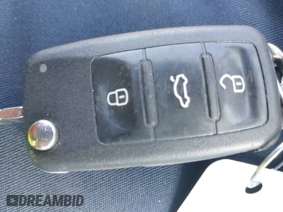 2011 Volkswagen Tiguan S with VIN WVGAV7AX5BW549683, listed as a IAAI auction lot 42131622 with 121,306 mi miles and . Bid and sale history available at DreamBid. Image 11.