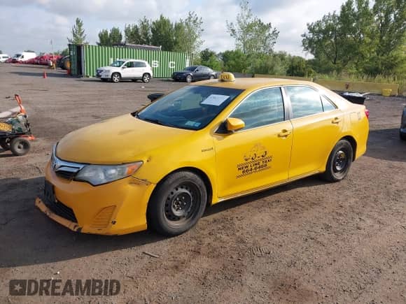 2014 Toyota Camry LE с VIN 4T1BD1FK3EU140714, выставлен на аукционе IAAI как лот 43065775 с пробегом 426 646 миль миль и . История ставок и продаж доступна на DreamBid. Изображение 2.