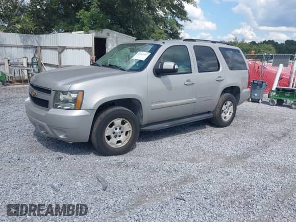 2007 Chevrolet Tahoe LTZ z VIN 1GNFK13077R132501, wystawiony jako IAAI lot #43162107 z przebiegiem Nie podano mil oraz . Historia ofert i sprzedaży dostępna na DreamBid. Obrazek 2.