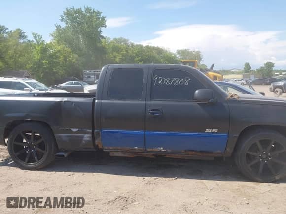 2003 Chevrolet Silverado SS with VIN 2GCEK19N531297781, listed as a IAAI auction lot 42387808 with 207,157 mi miles and . Bid and sale history available at DreamBid. Image 13.