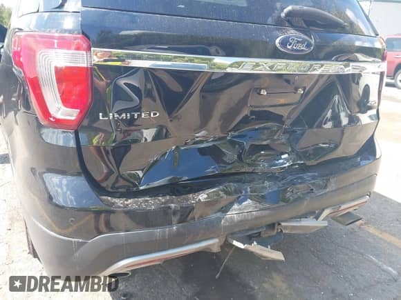 2017 Ford Explorer Limited с VIN 1FM5K8F8XHGB88357, выставлен на аукционе IAAI как лот 43136142 с пробегом 157 284 миль миль и . История ставок и продаж доступна на DreamBid. Изображение 6.