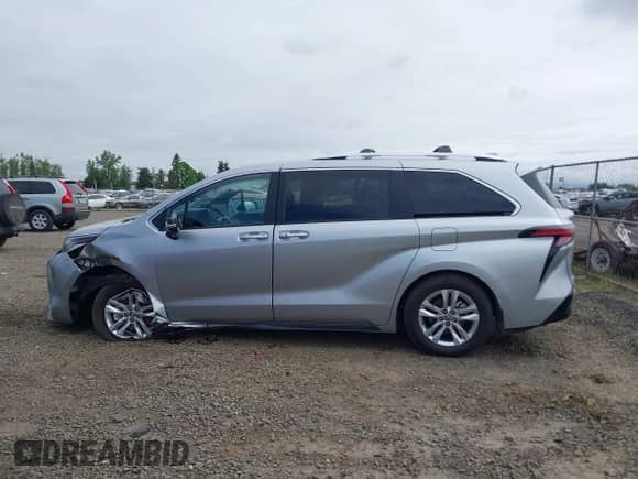 2025 Toyota Sienna Limited с VIN 5TDZRKEC9SS234407, выставлен на аукционе IAAI как лот 42131916 с пробегом 7 695 миль миль и . История ставок и продаж доступна на DreamBid. Изображение 14.