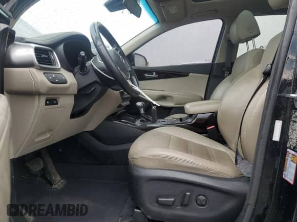 2020 Kia Sorento EX z VIN 5XYPH4A57LG710522, wystawiony jako Copart lot #60142965 z przebiegiem 94 776 mil mil oraz Szkoda całkowita • Salvage title. Historia ofert i sprzedaży dostępna na DreamBid. Obrazek 7.