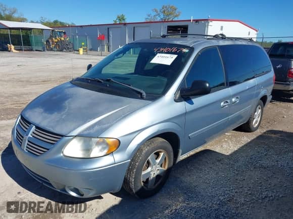 2005 Dodge Caravan SXT with VIN 2D4GP44L65R134436, listed as a IAAI auction lot 43401675 with 246,673 mi miles and . Bid and sale history available at DreamBid. Image 2.