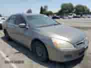 2006 Honda Accord EX z VIN JHMCM56796C005397, wystawiony jako Copart lot #57671955 z przebiegiem 140 799 mil mil oraz Szkoda całkowita • Salvage title. Historia ofert i sprzedaży dostępna na DreamBid. Obrazek 4.